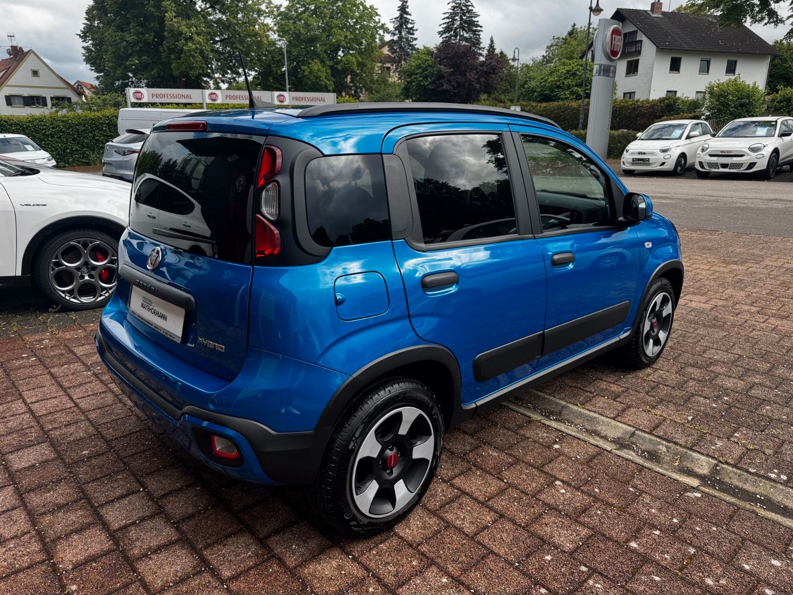 Fahrzeugabbildung Fiat Panda MY23 CROSS 1.0 GSE CARPLAY KLIMA