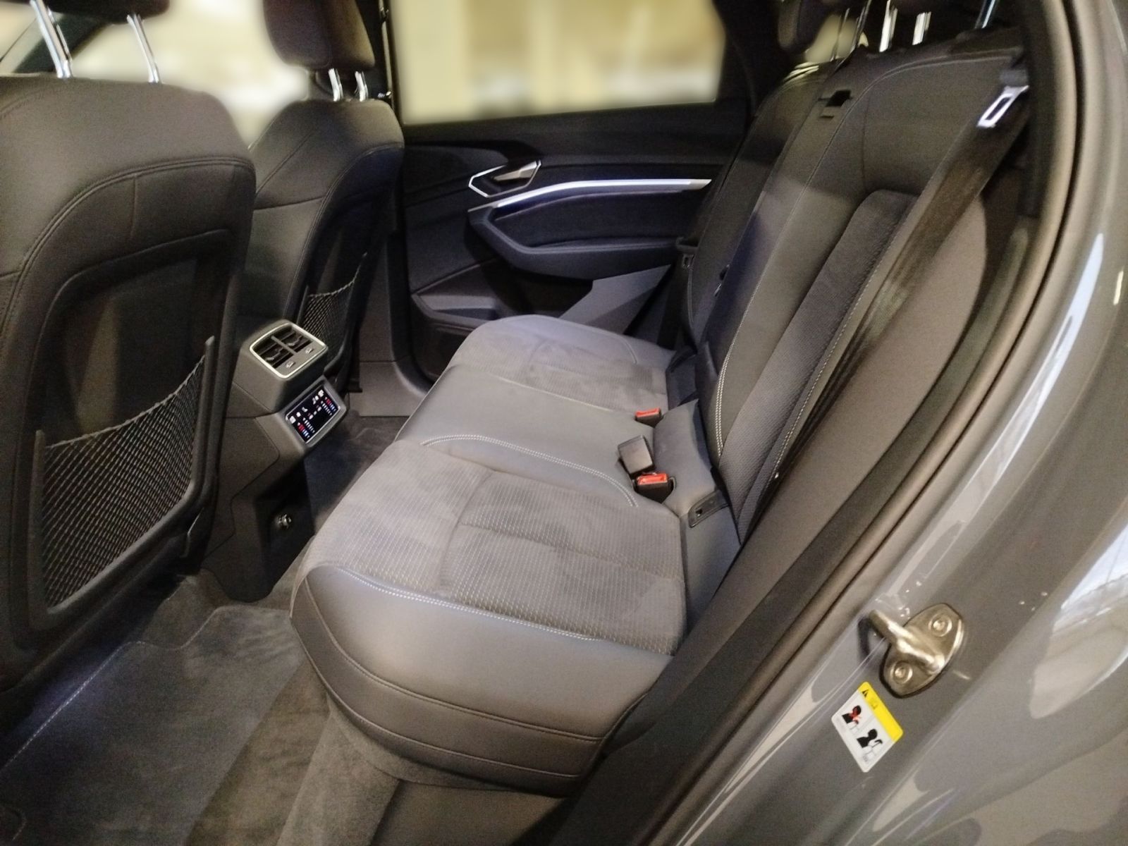 Audi Q8 e-tron - Bild 11