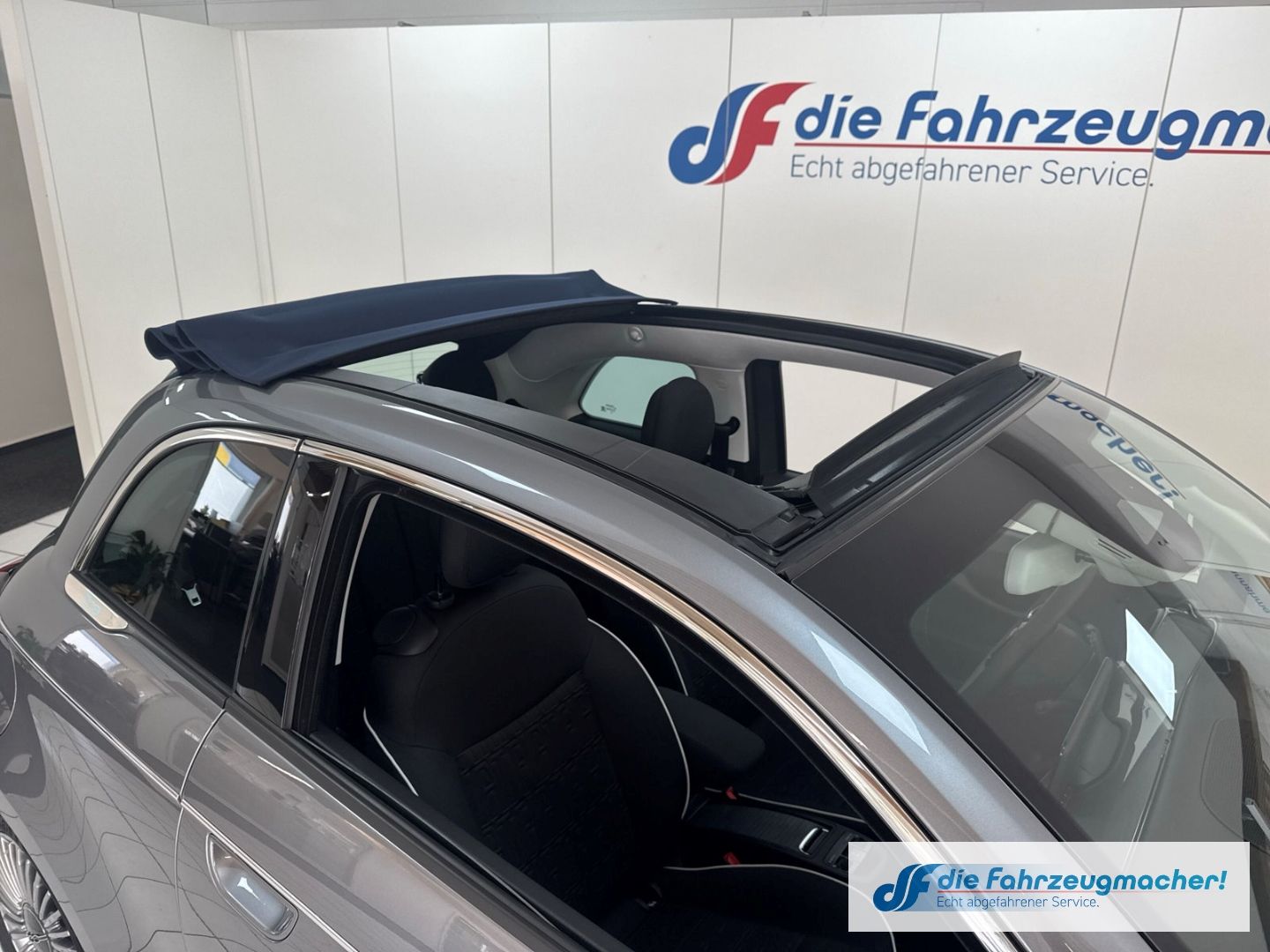 Fahrzeugabbildung Fiat 500 e CABRIO Sitzhzg CarPlay Kamera Klimaautom F