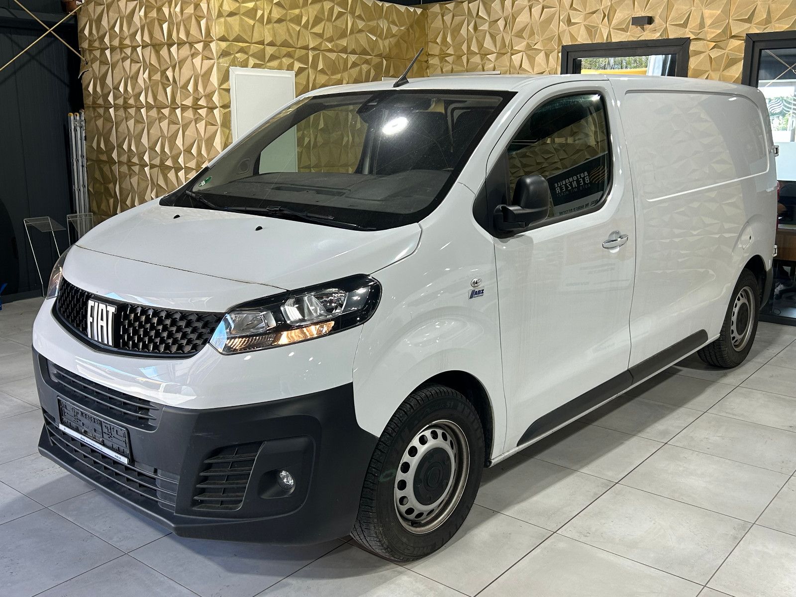 Fahrzeugabbildung Fiat Scudo L2 Basis/360°/APPLE/KLIMA/3-SITZ