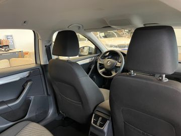 MYAUTOCENTER – Gebraucht- und Jahreswagen mit Werkstattservice in Pfaffenhofen Skoda Octavia Combi Ambition *2. Hand*Klima*PDC*Radio*