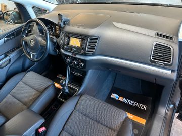 Volkswagen Sharan*7-Sitzer*3-ZONEN*SZHZ*NAVI*TEMPO*AHK*PDC