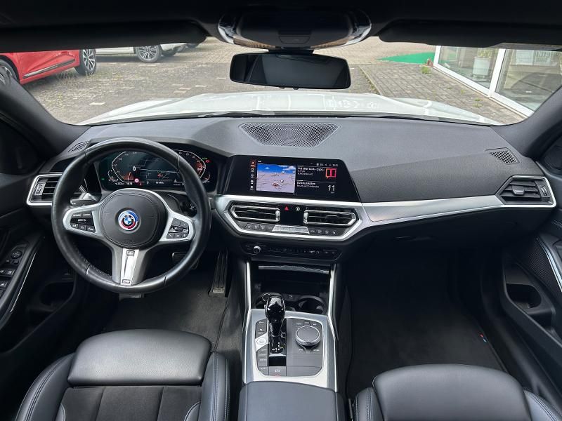 BMW 318i M Sport Touring AHK*Live Cockpit* foto 12