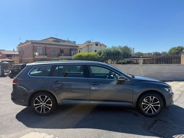 Volkswagen Passat - 11