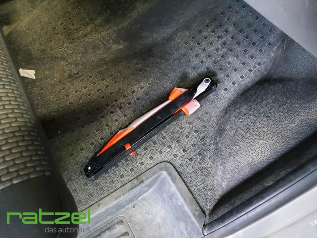 Fahrzeugabbildung Volkswagen T6.1 Kombi 2.0 TDI KR 9-Sitzer AHK Rückfahrkamer