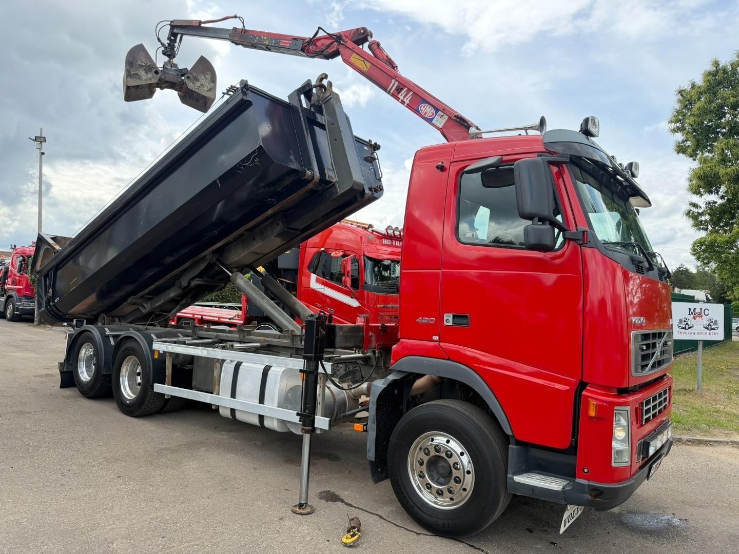 Volvo FH 420 6X2 HOOKLIFT + Z-CRANE HMF 1144 K1 - ALU