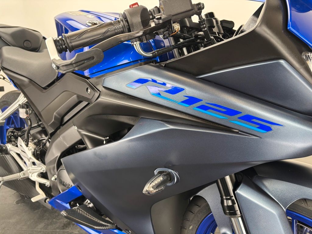 Fahrzeugabbildung Yamaha YZF-R125 *TOP MIT ZUBEHÖR