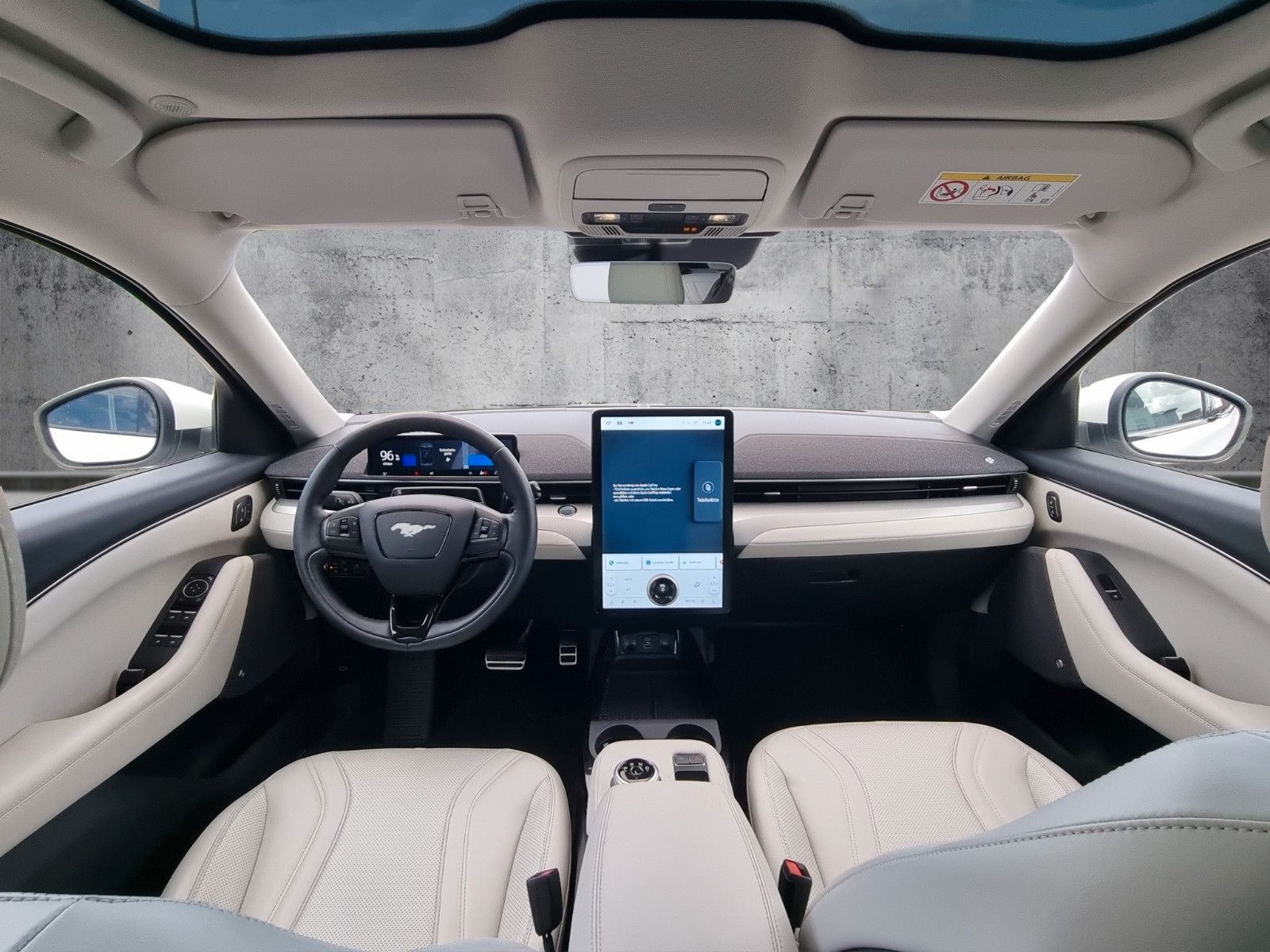 Fahrzeugabbildung Ford Mustang Mach-E White Edition AWD