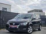 Volkswagen Touran 2.0 TDI DSG Highline NAVI LED SHZ S-DACH - Volkswagen Touran mit Diesel-Antrieb: Leder, Schiebedach, Kleinbus, 2.0