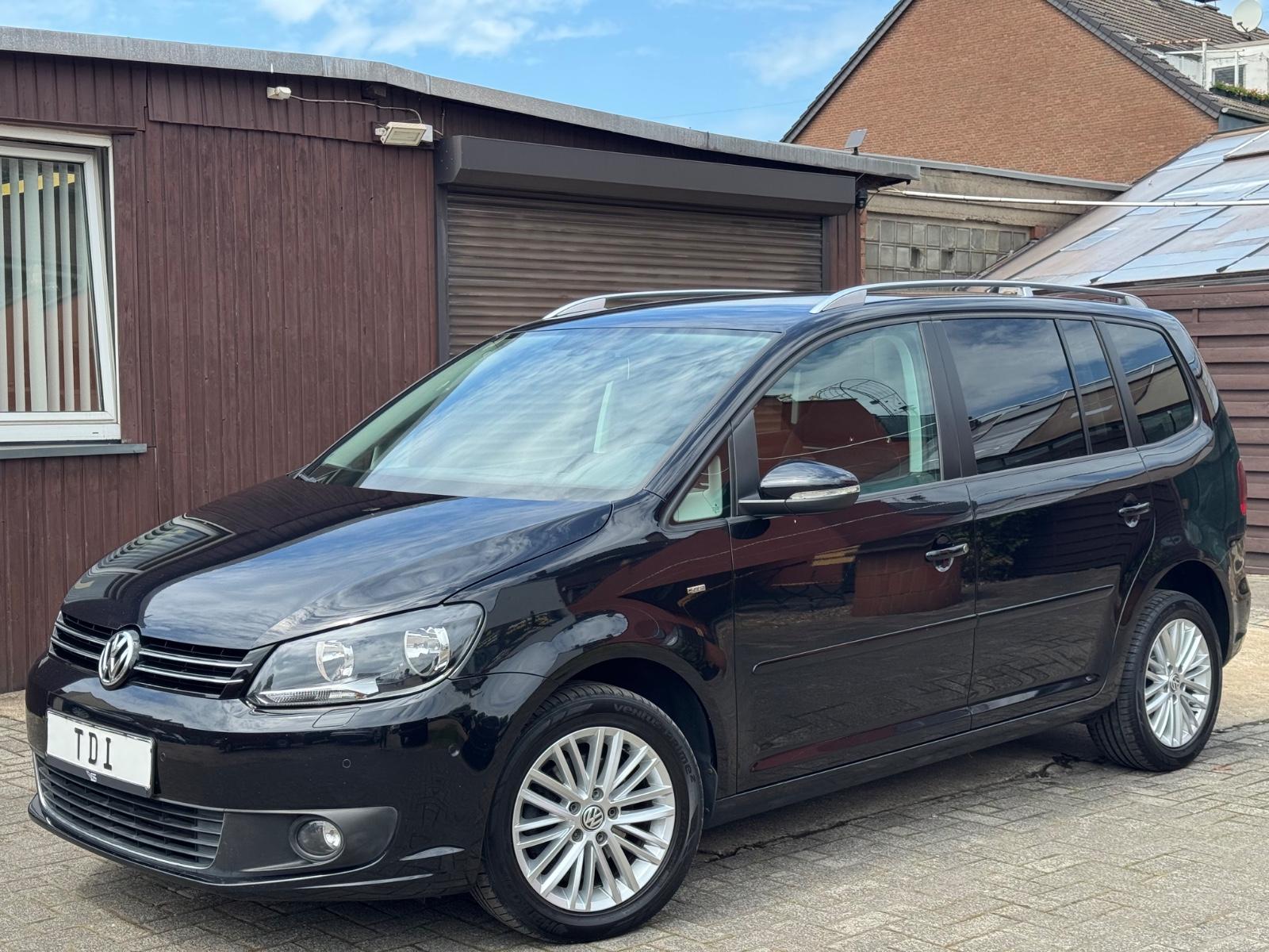 Volkswagen Touran Cup BMT 7-SITZER ALU PDC PARKPILOT SHZ
