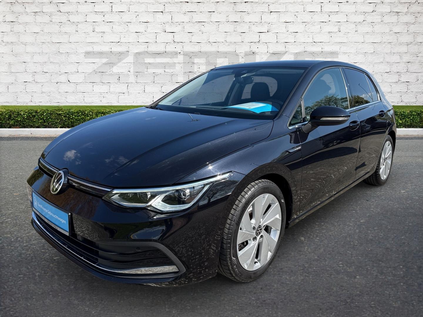 Volkswagen Golf VIII 1.5 eTSI DSG Style El. Panodach Navi D