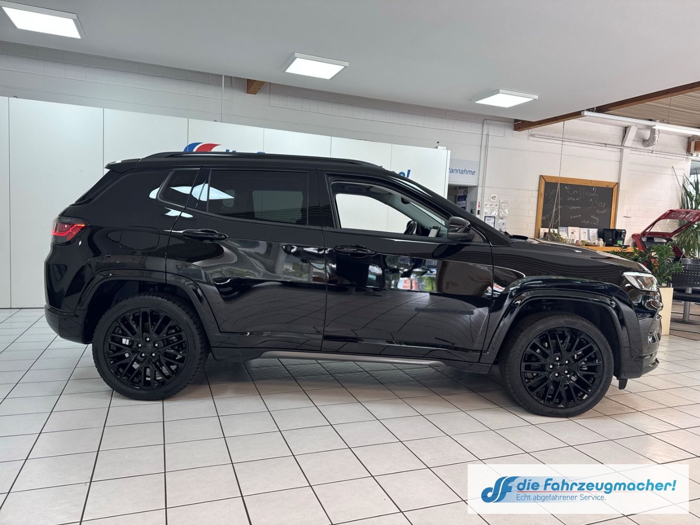 Fahrzeugabbildung Jeep Compass S Plug-In Hybrid 4WD 1.3 EU6d Navi Sound