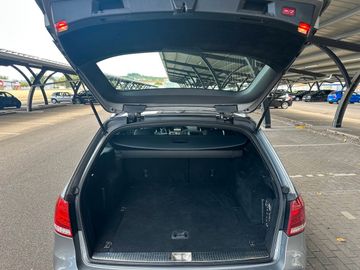 Mercedes E 200 - 5