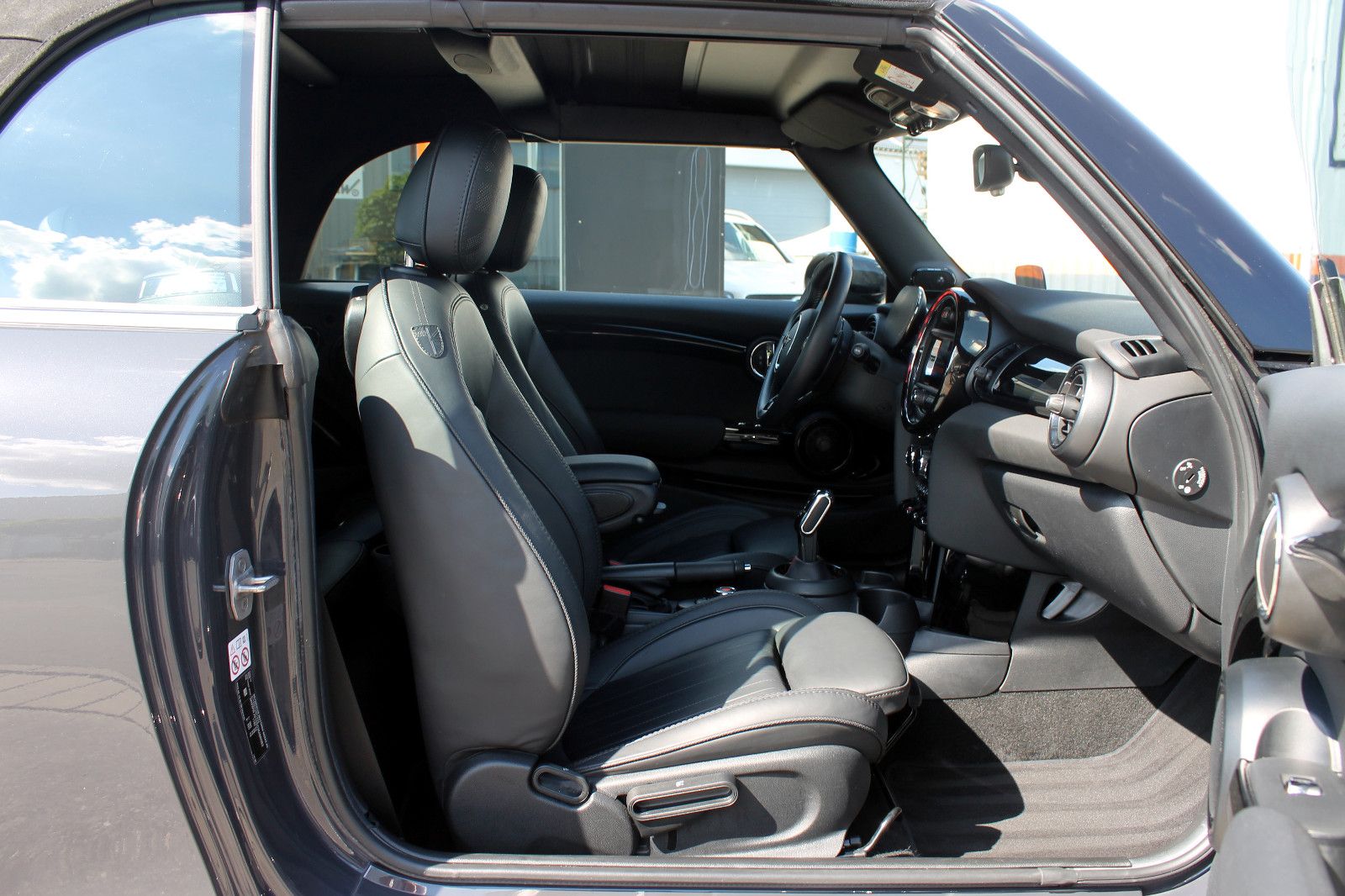 Fahrzeugabbildung MINI John Cooper Works Cabrio Steptr. ACC LED HUD NAV
