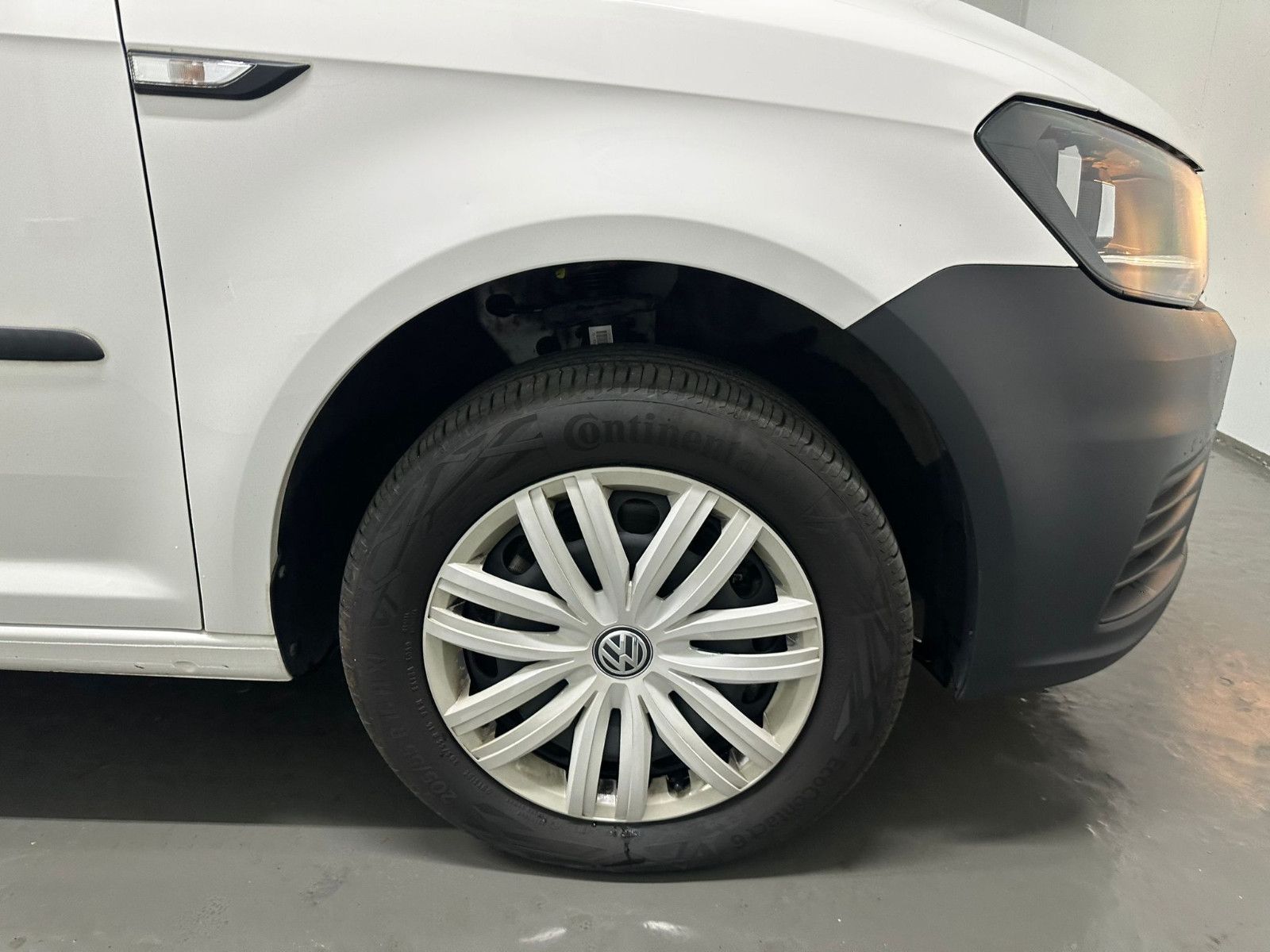 Fahrzeugabbildung Volkswagen Caddy Maxi 2,0TDI 5-Sitzer*AHK*TEMPO*NAVI*