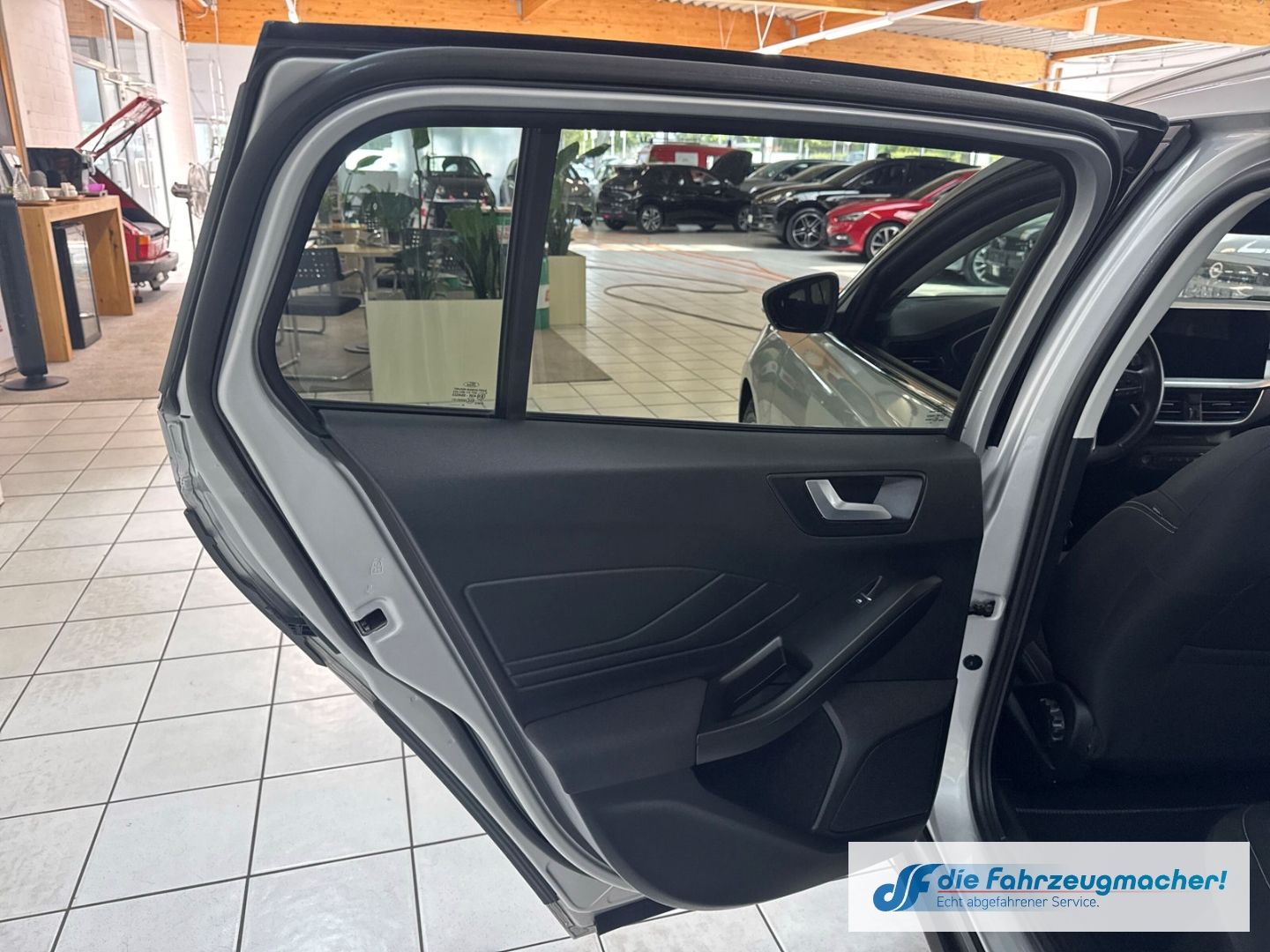 Fahrzeugabbildung Ford Focus Turnier Titanium X Sportpaket AHK-abnehmba