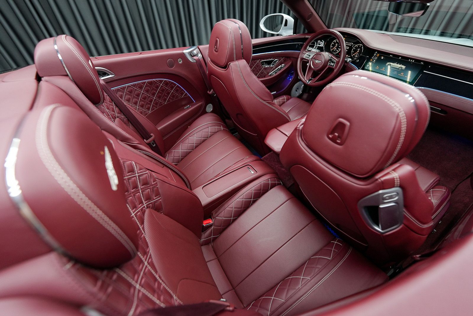 Fahrzeugabbildung Bentley Continental GTC 100years FirstEdition W12 CARBON