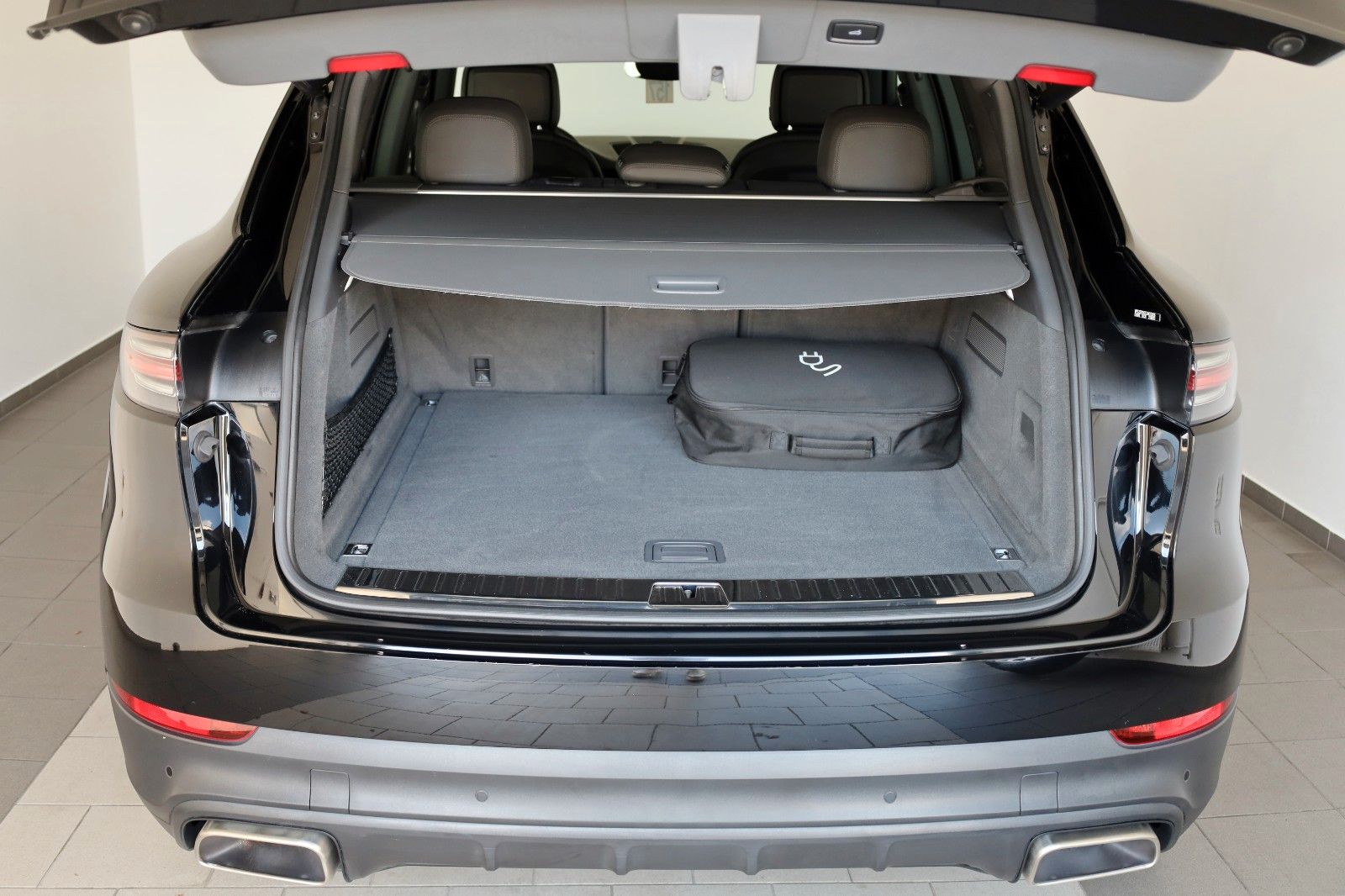 Fahrzeugabbildung Porsche Cayenne E-Hybrid,Leder,Navi,LED,SH,360Kame SR+WR