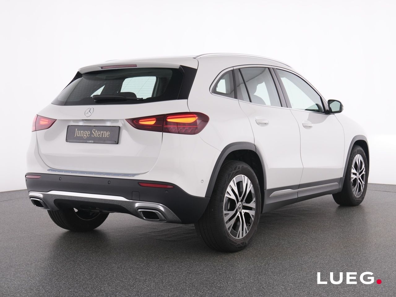 Mercedes-Benz GLA 180 Progressive+NavPr+Pano+LED+AHK+EHeck+RFK imagem 3