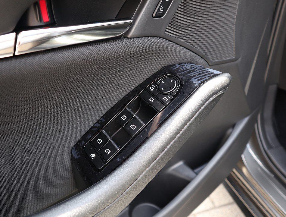 Fahrzeugabbildung Mazda 3 2025 M-Hybrid Centre-Line G-140 DESI NAVI ACAA