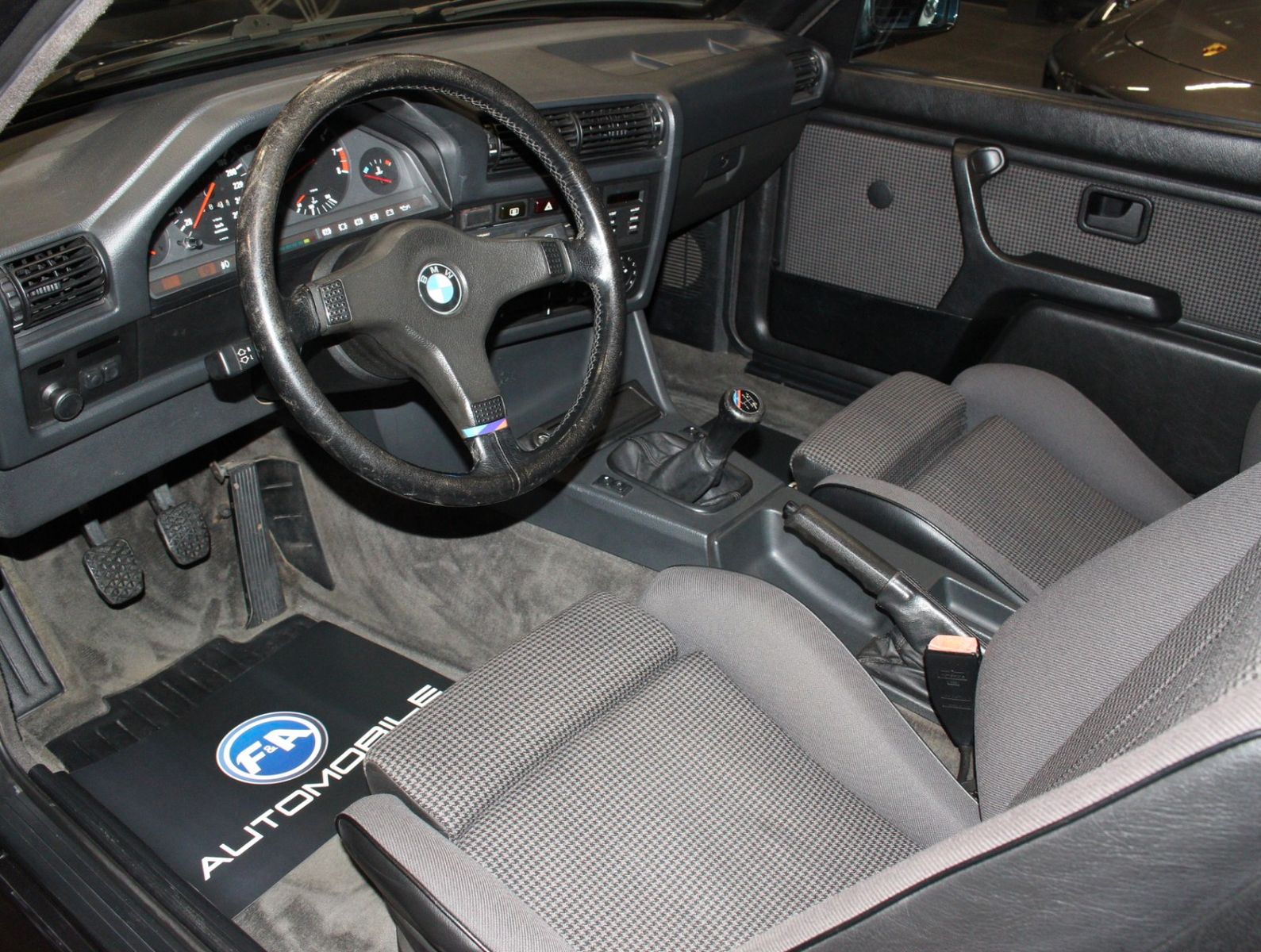 Fahrzeugabbildung BMW M3 2.3 S14 Carbon-Airbox+H-Kennz.+16" BBS
