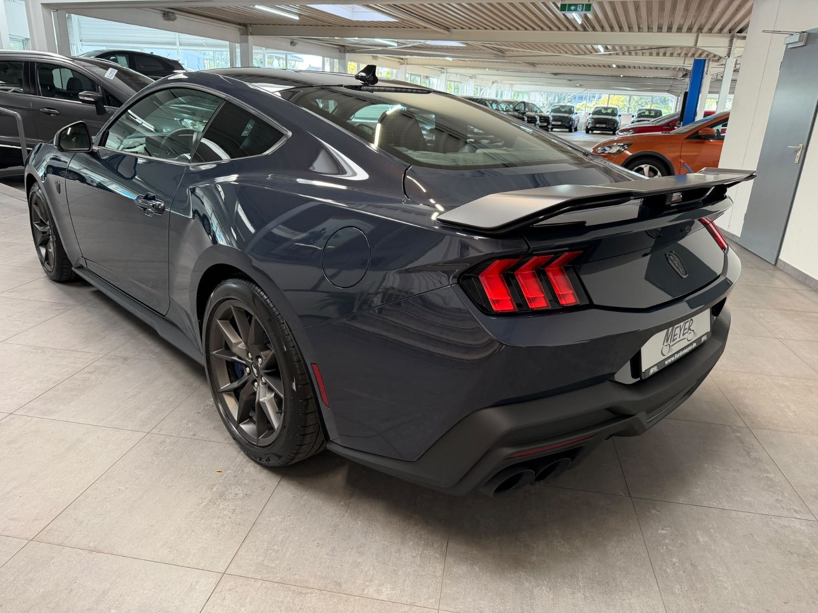 Ford Mustang Fastback 5.0 Ti-VCT V8 334 kW Dark Horse imagem 2
