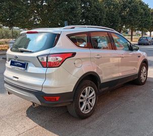 Ford Kuga - 4