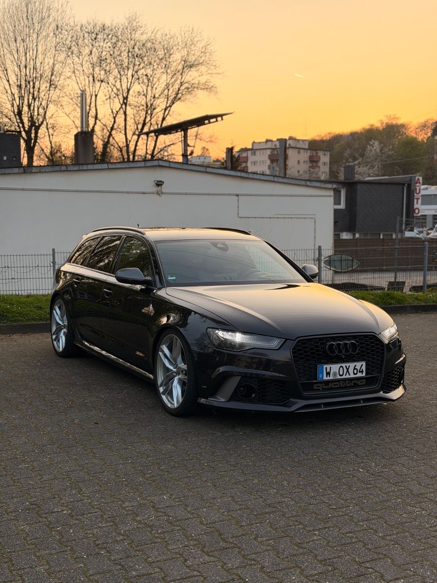 AUDI RS6 Performance *(DynamikPaket, Keramik, HUD)*