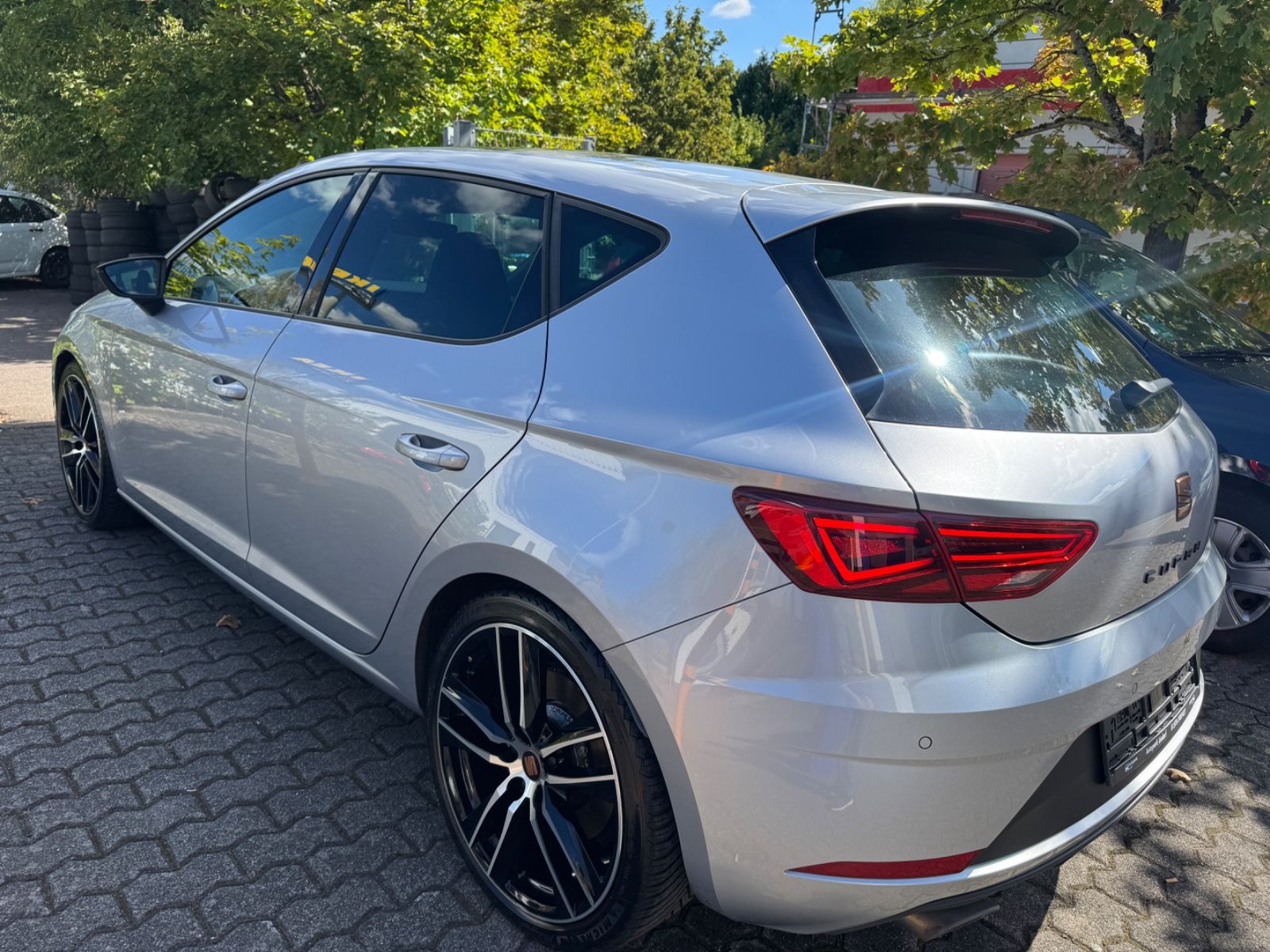 Fahrzeugabbildung SEAT Leon Cupra 290 Panorama+LED+Navi+BeatsAudio