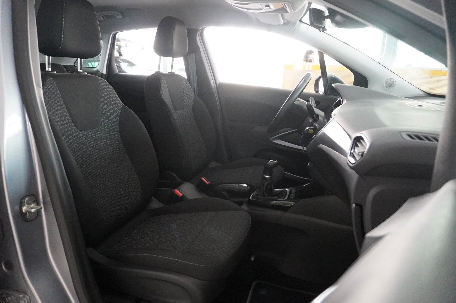 Fahrzeugabbildung Opel Crossland (X) 1.2 EDITION NAVI/LED/KAMERA/TEMP.