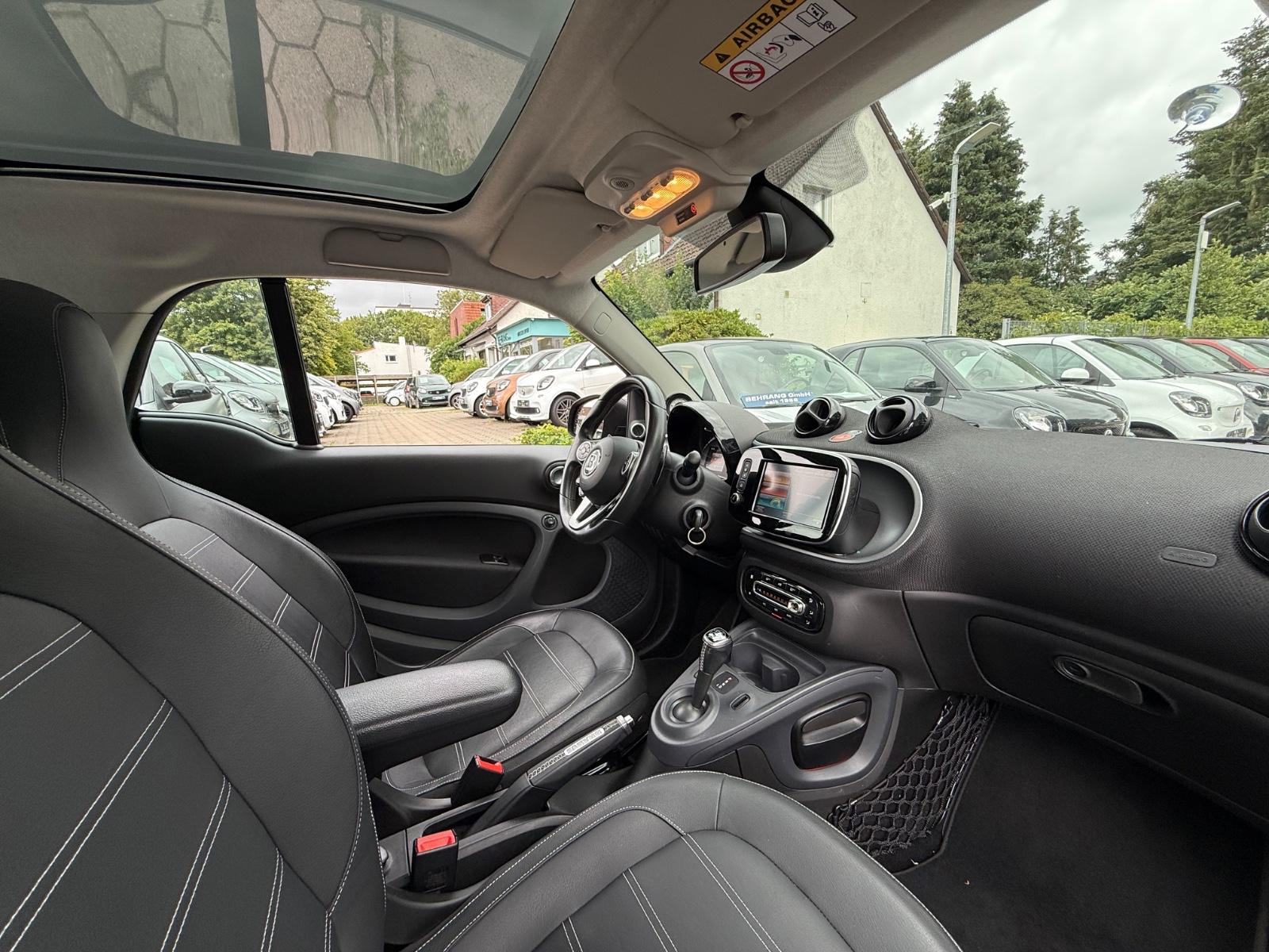 Smart ForTwo BRABUS*JBL*PANORAMA*KAMERA*NAVI*AMBIENTE*