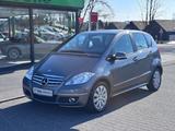 Mercedes-Benz A 180 Automatik **NAVI*TEILLEDER*KLIMA*66000KM** - Mercedes-Benz A 180 aus 2012