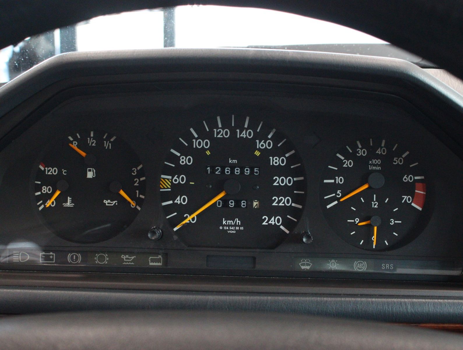 Fahrzeugabbildung Mercedes-Benz E 220 2.Hand+Klima+126Tkm+Top Zustand