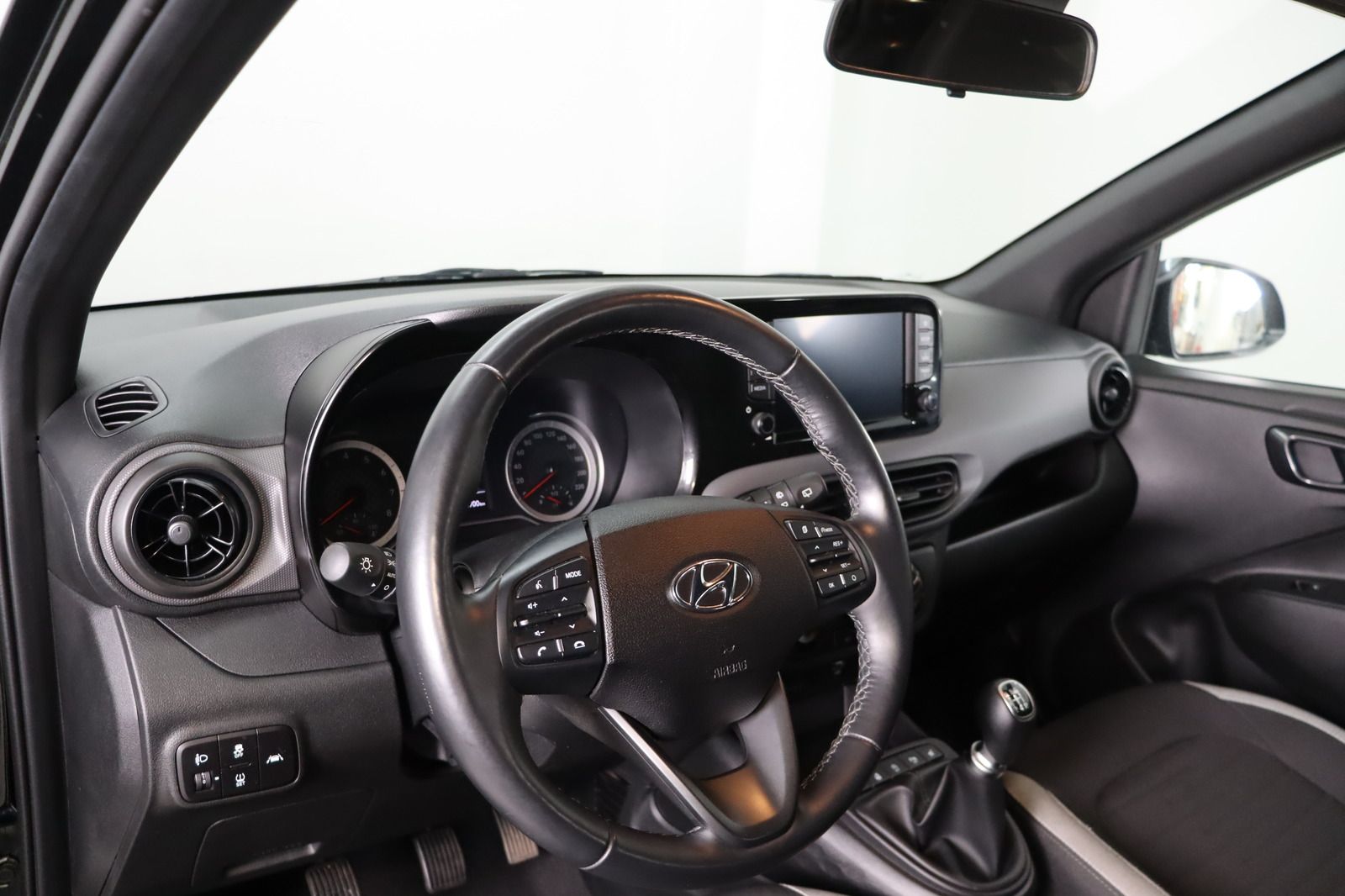 Fahrzeugabbildung Hyundai i10 * DAB * Navi * Lenkradhzg. * Rückfahrk.
