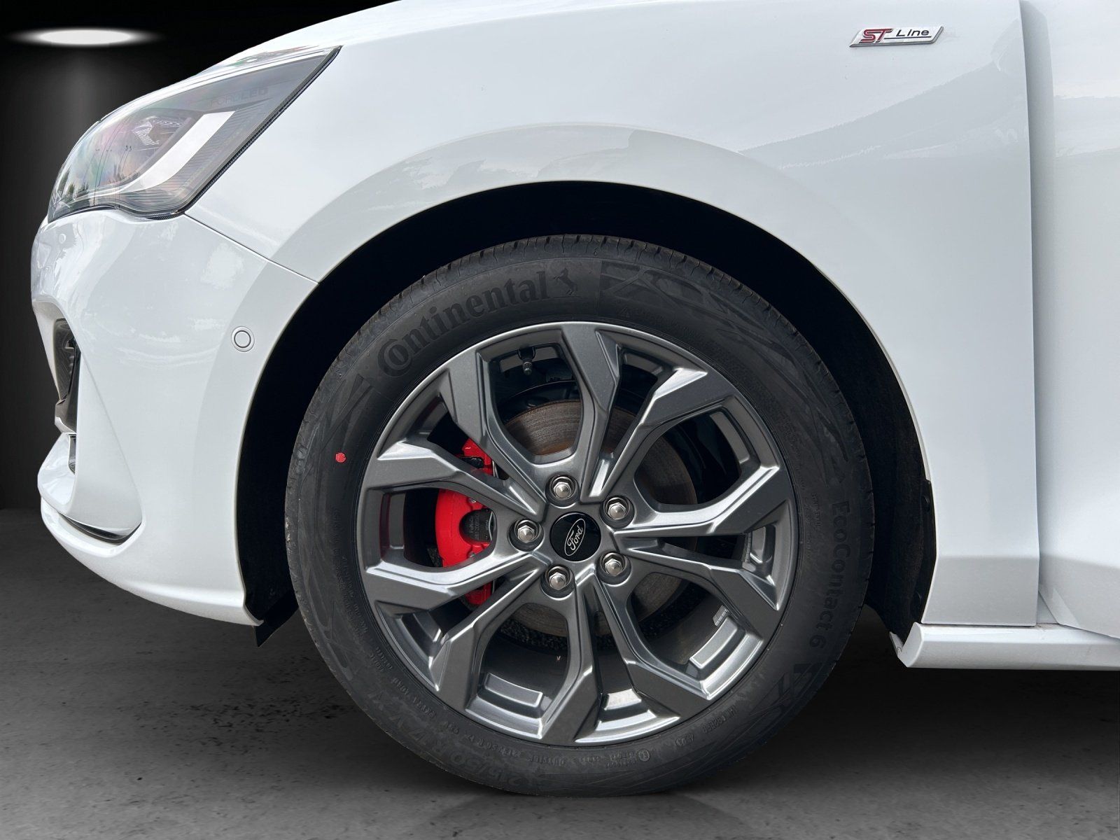 Fahrzeugabbildung Ford Focus Turnier 1,0 Ecoboost ST-Line