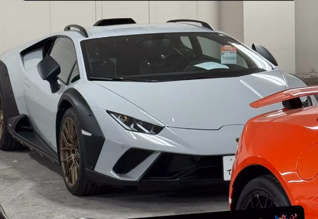 Lamborghini Huracán Sterrato "1 of 1.499"