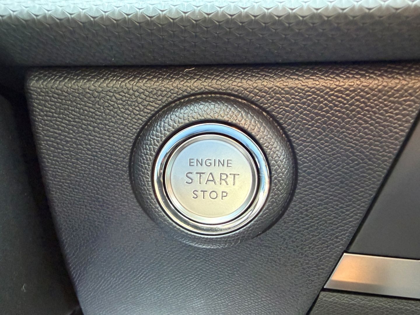 Fahrzeugabbildung Opel Astra L Sports Tourer ST 1.2 Edition SHZ+LHZ+All