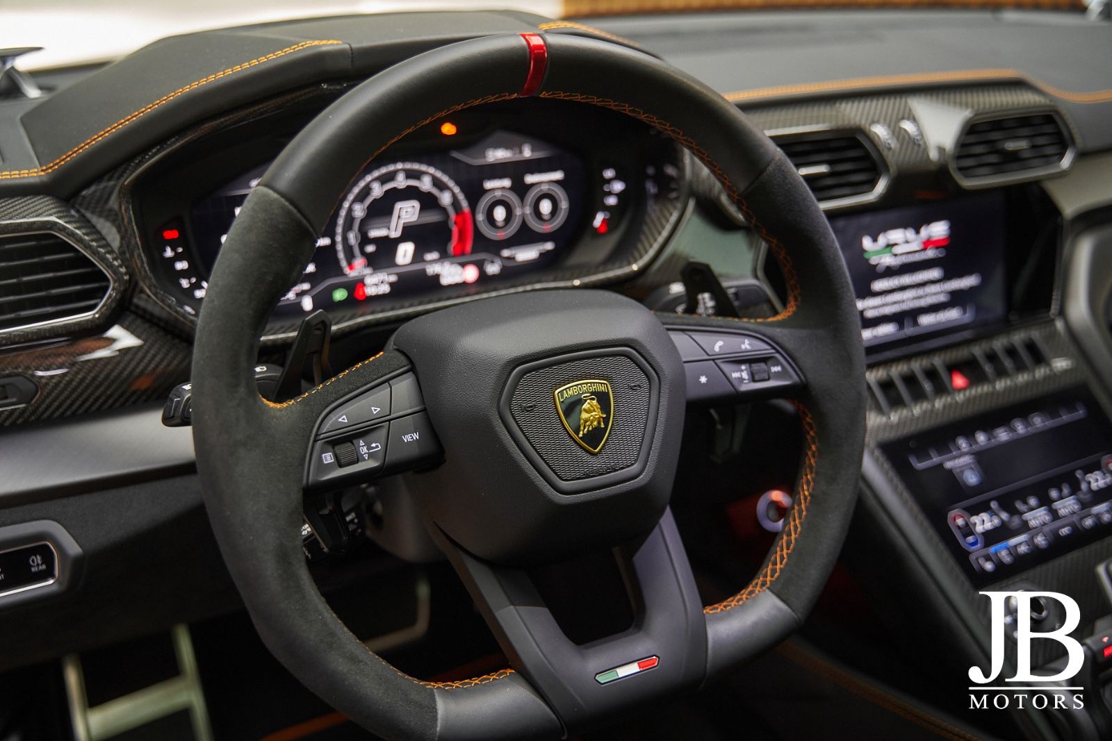 Fahrzeugabbildung Lamborghini Urus Performante Carbon Head-Up Akrapovic