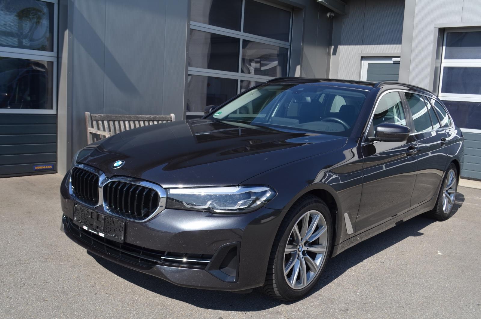BMW 520d Touring Leder Live Pano Headup