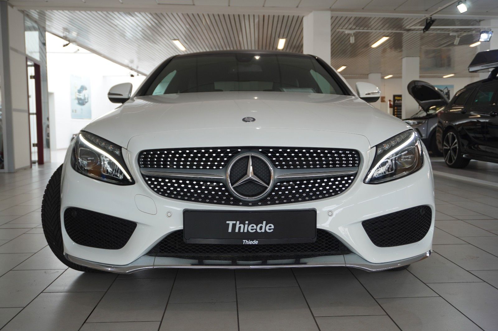 Fahrzeugabbildung Mercedes-Benz C 180 COUPE SPORT NAVI/LED/KAMERA/SPORT/SHZ/AMG