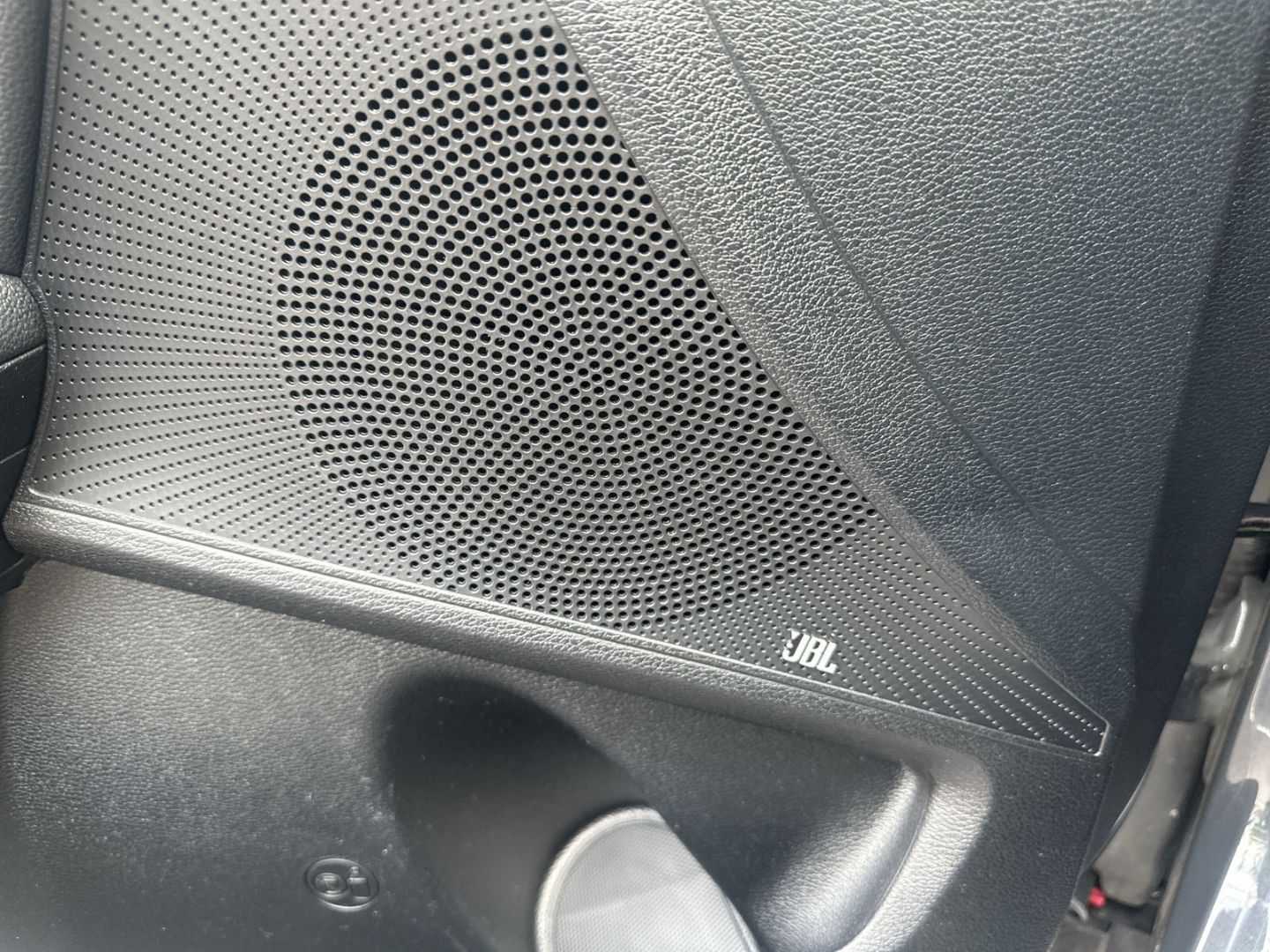 Fahrzeugabbildung Kia XCeed Spirit 1.6 CRDI Mild Hybrid 48V +Navi+Digi