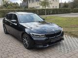 BMW 320d Touring Sport Line Automatik Sport Line - BMW 320 Gebrauchtwagen in Freiburg