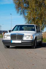 Mercedes-Benz E 230 W124 - weiße Mercedes-Benz E 230