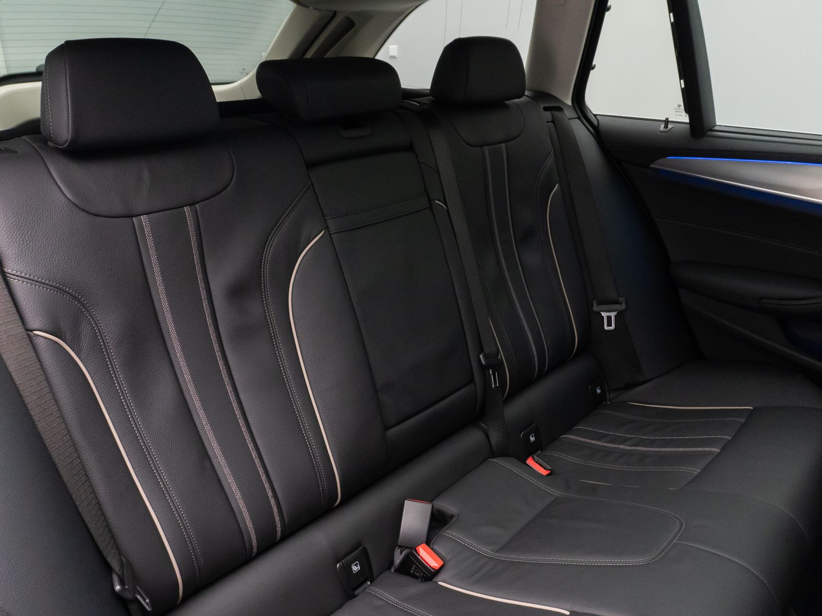 Fahrzeugabbildung BMW 540i xD LuxuryLine Panorama Laser Kamera SoftCL