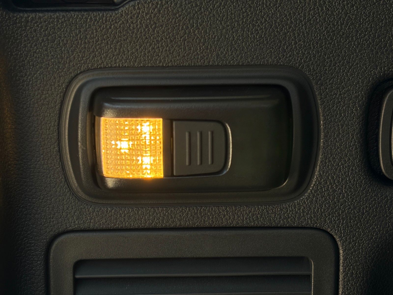 Fahrzeugabbildung Volkswagen Touran 1.5 TSI United SHZ ACC PDC StHz CarPlay