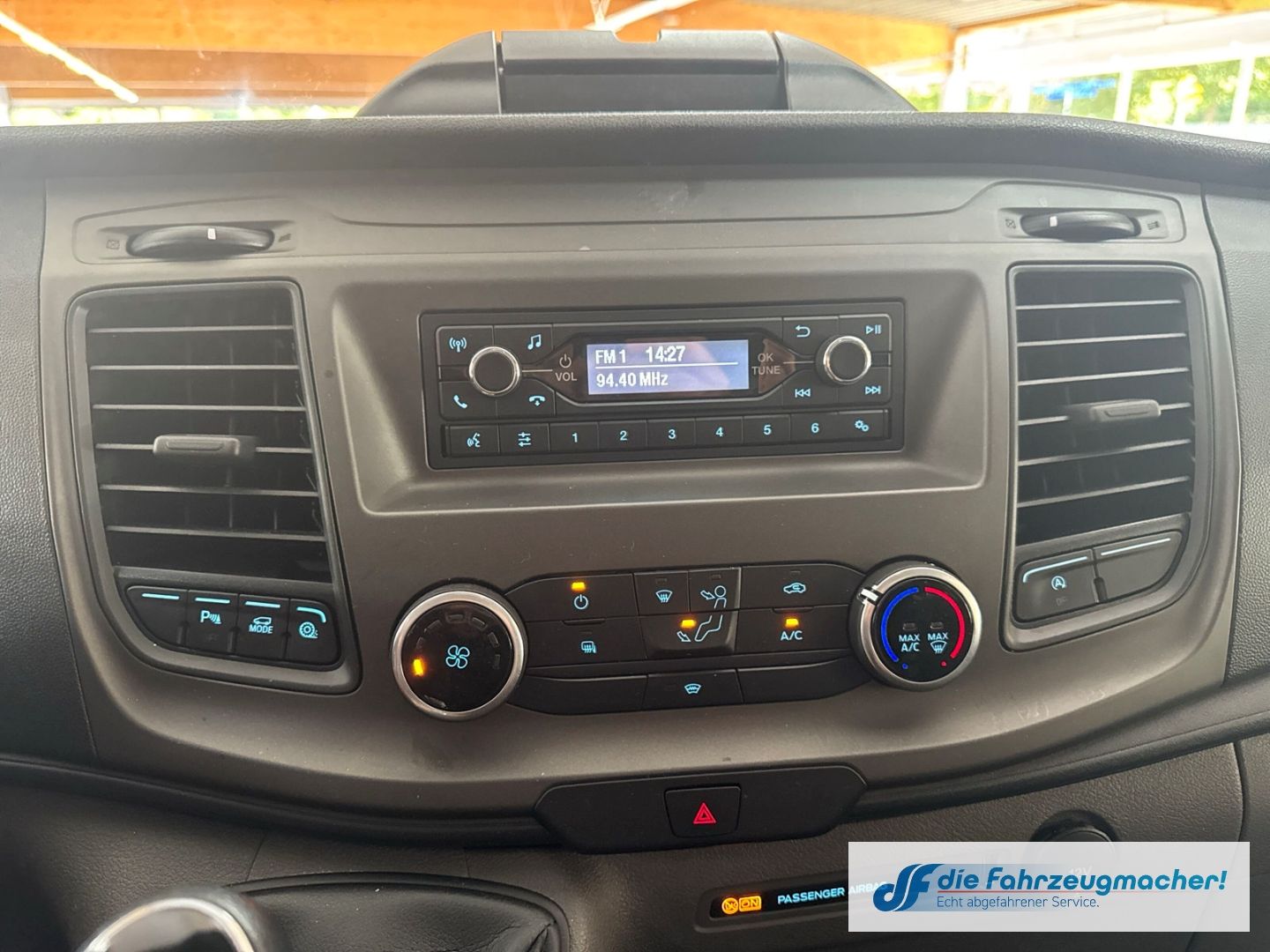 Fahrzeugabbildung Ford Transit Custom Kasten 320 L2 Trend 2.0 TDCi EU6d