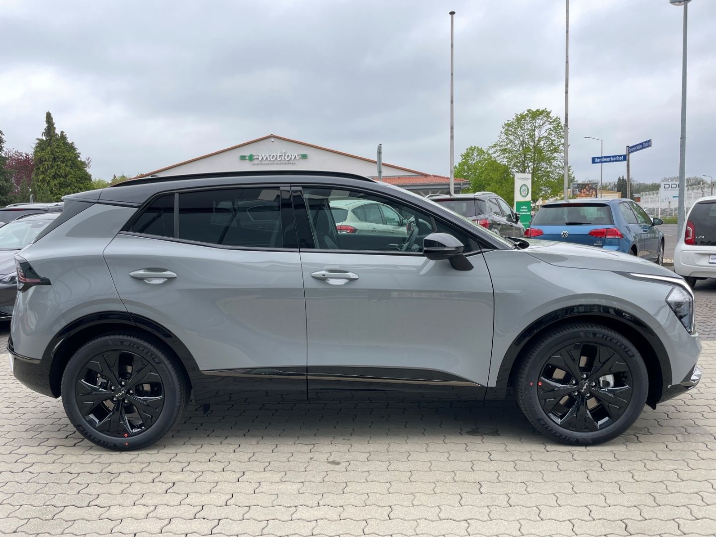 Fahrzeugabbildung Kia Sportage Nightline Mild-Hybrid LED Kamera SHZ