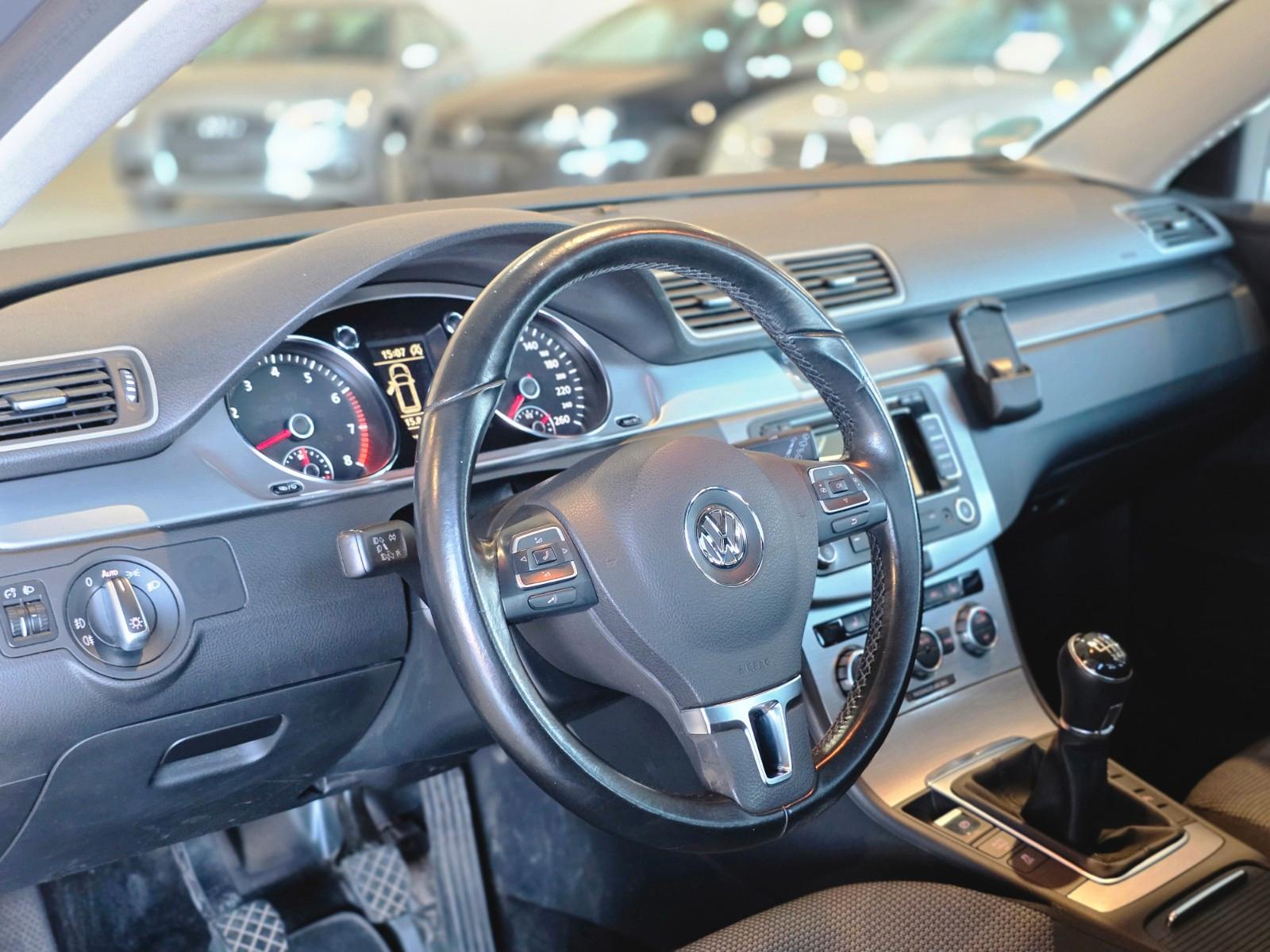 Volkswagen Passat Variant 1.4 TSI 160 ch – Business Edition – Toit panoramique – GPS