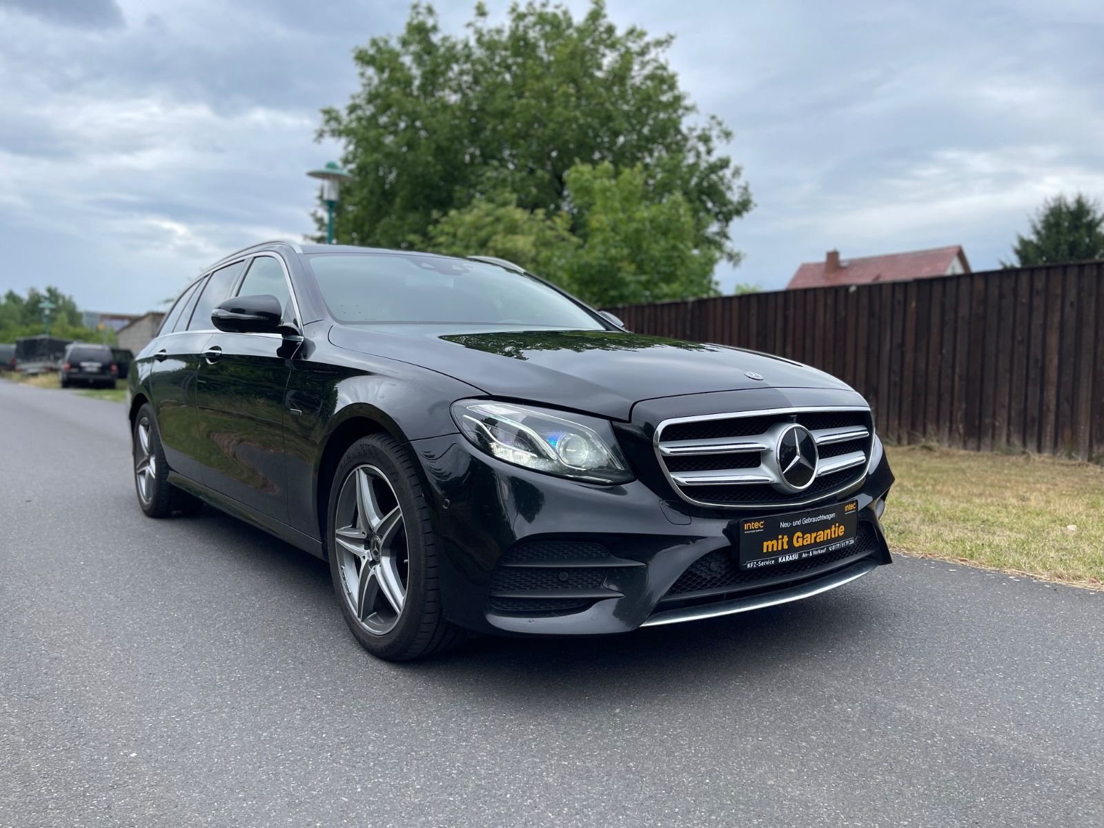 Mercedes-Benz E 300 de T Autom."LEDER"HUD"AMG LINE"E-SITZE"