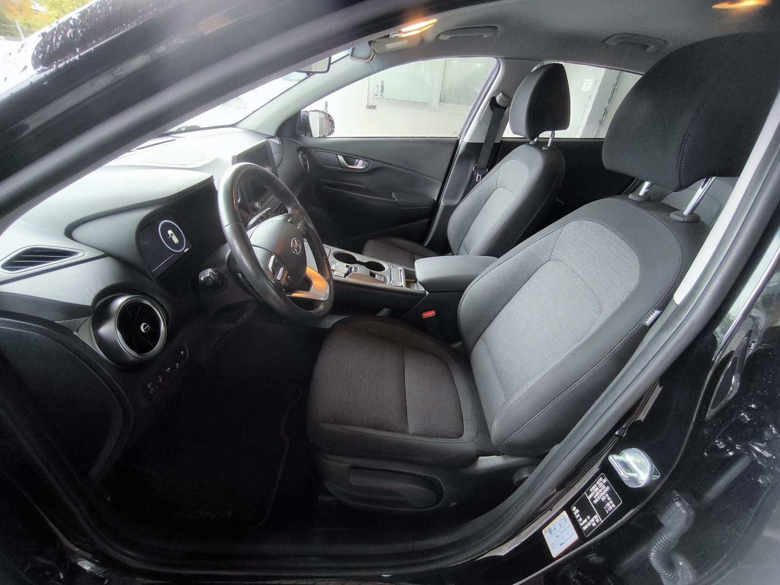 Fahrzeugabbildung Hyundai Kona EV Select WERKSGA+LED+SHZ+KAMER+ACC+AHK+DAB